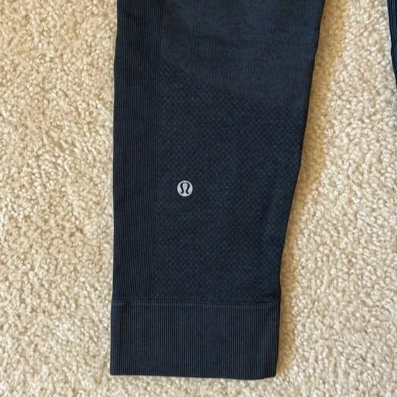 Lululemon legging - Picture 4 of 4